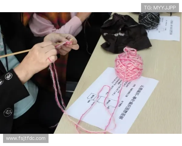 带头绳的足球明星们如何在赛场上展现独特风采与个人魅力 带头绳的足球明星们如何在赛场上展现独特风采与个人魅力