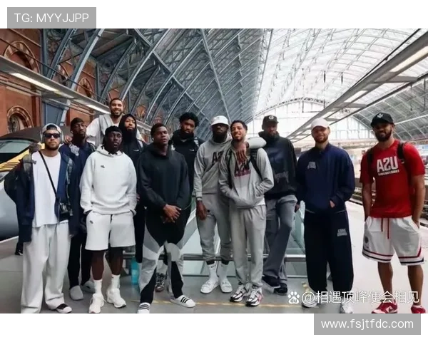 美国男篮与足球明星的精彩碰撞展现运动员之间的友谊与竞争精神